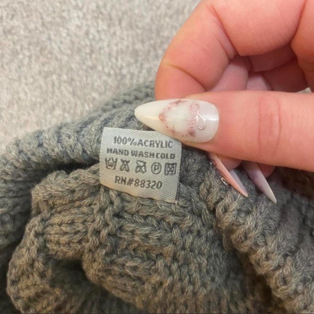 C.C Grey Beanie - Picture 5 of 5